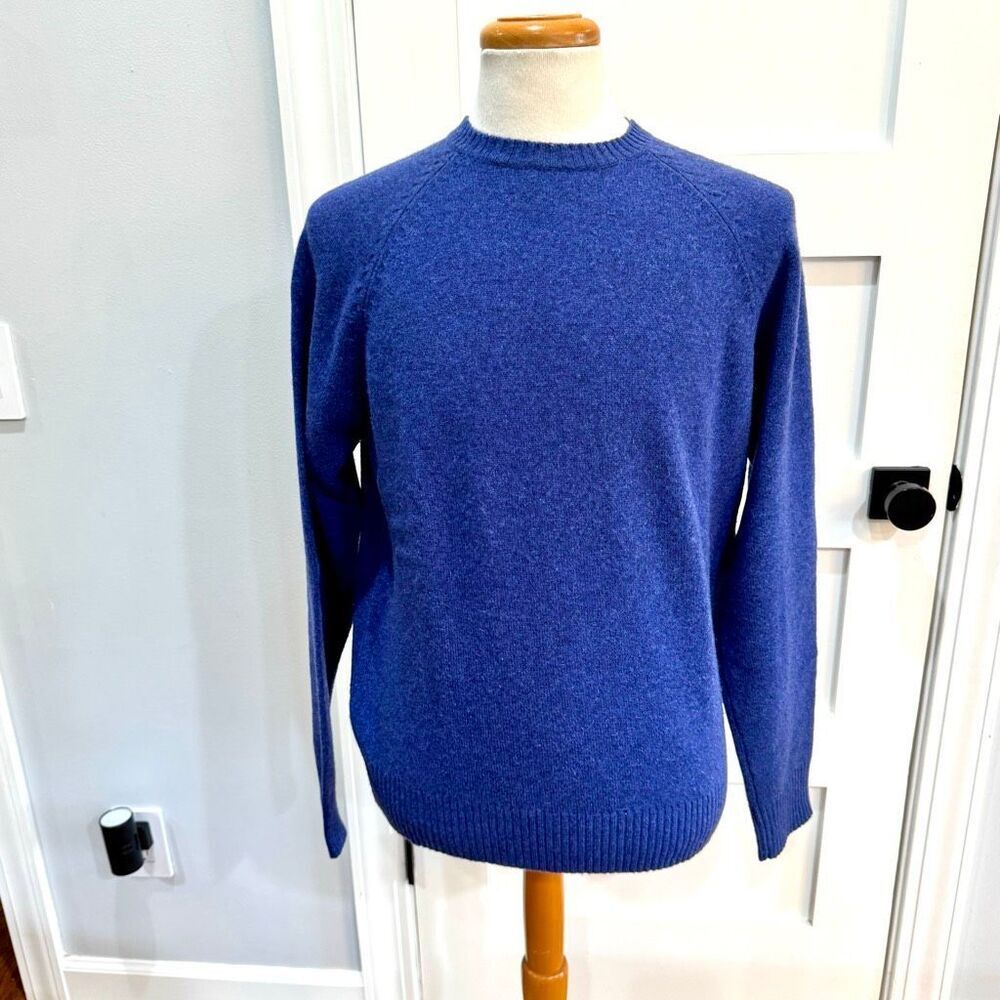 J. Crew Premium Lambswool crew Neck Sweater. Blue. Large.